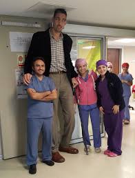  Biography of tallest man in the world 