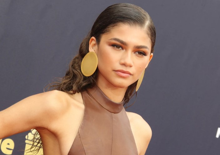 Andrew Garfield Is Ultimate Zendaya Stan As He Cheers On Her Critics Choice Awards Win